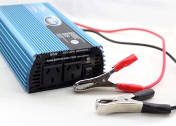 INVERSOR DE TENSION 12VCC A 220VAC DE 800W