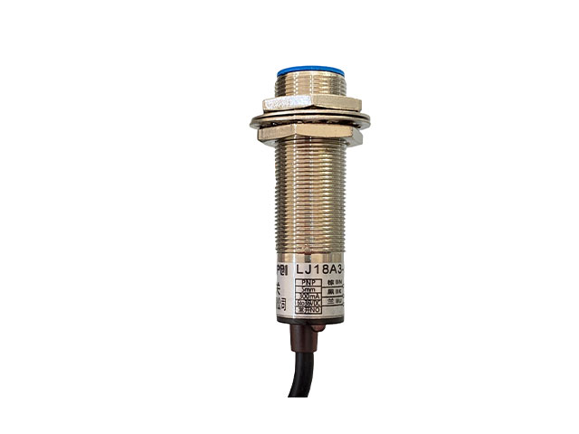 Sensor de Proximidad Inductivo PNP LJ18A3-5-Z/BY 6-36V - Ideal para automatización industrial y detección precisa de objetos metálicos